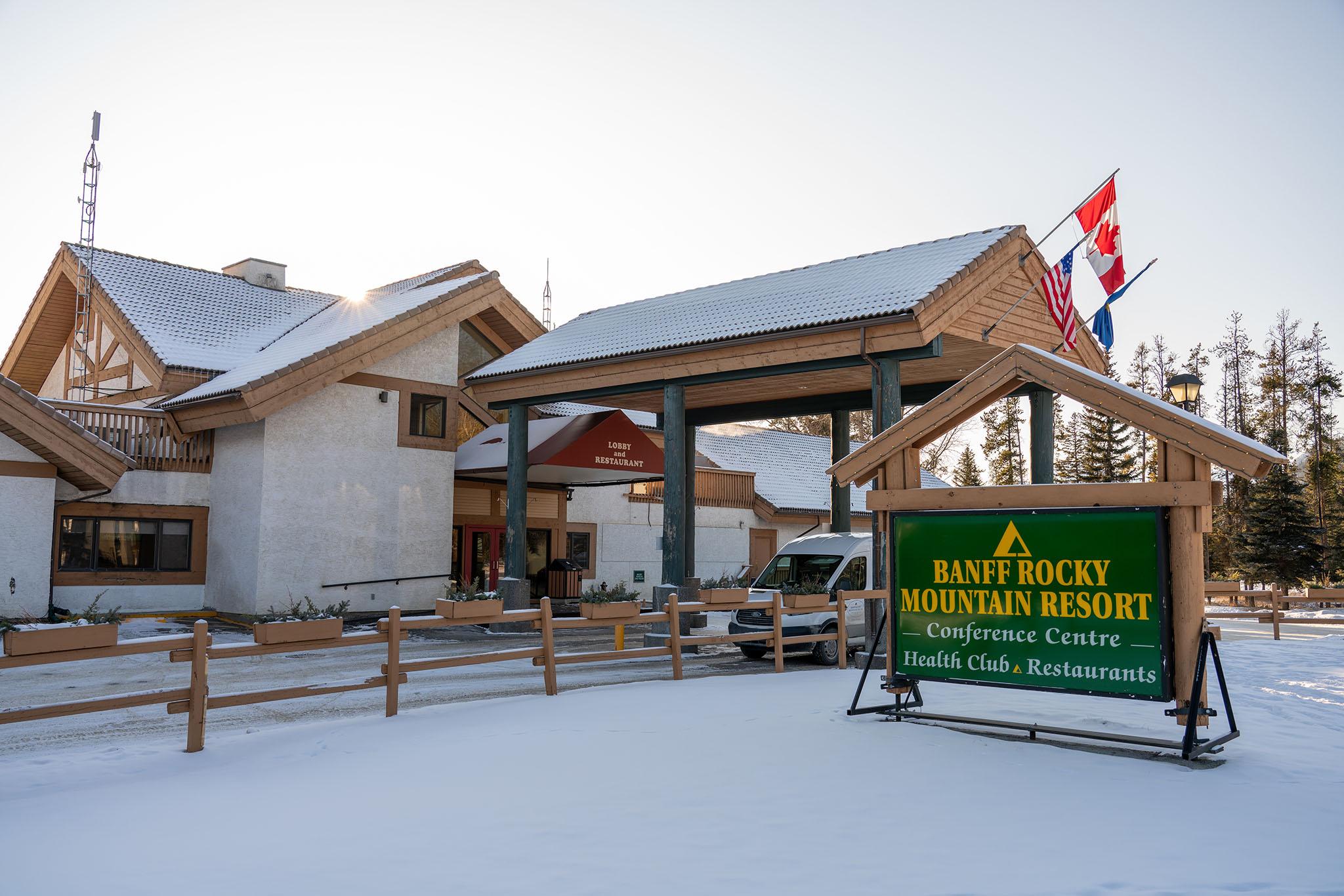 Banff Rocky Mountain Resort Exterior photo