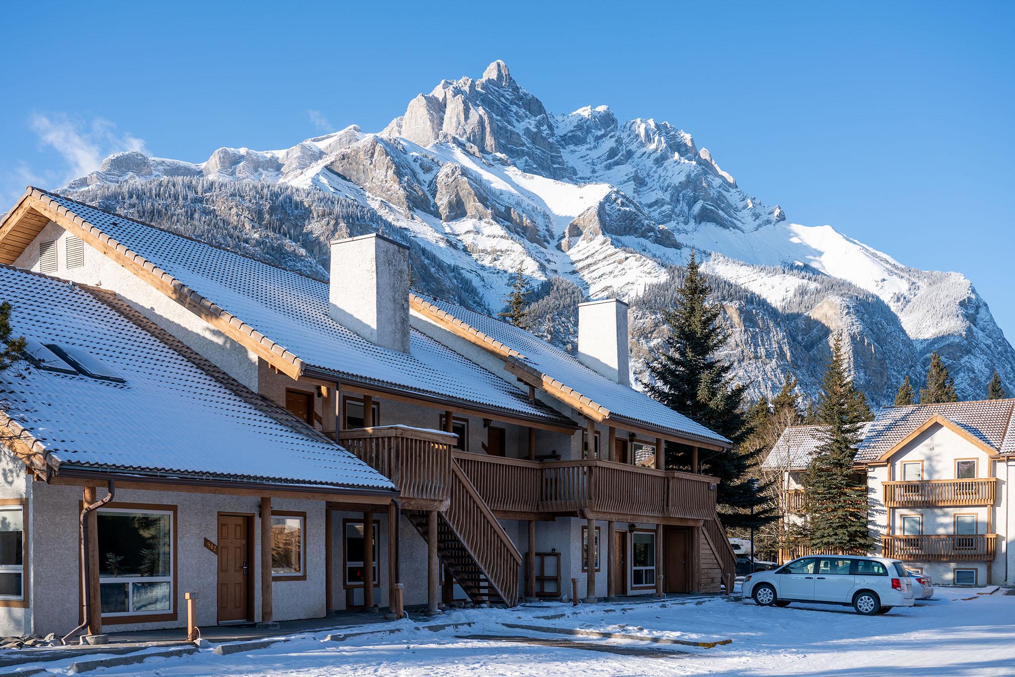 Banff Rocky Mountain Resort Exterior photo