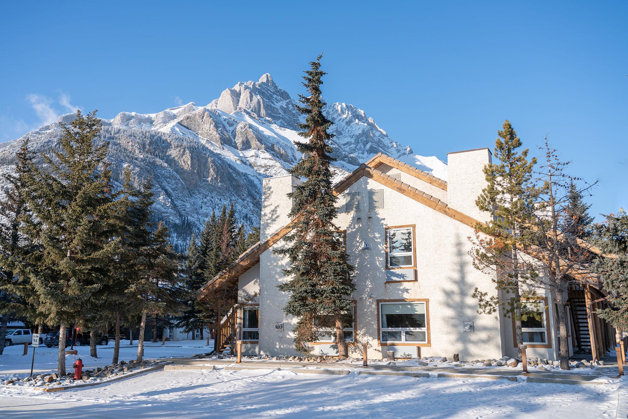 Banff Rocky Mountain Resort Exterior photo