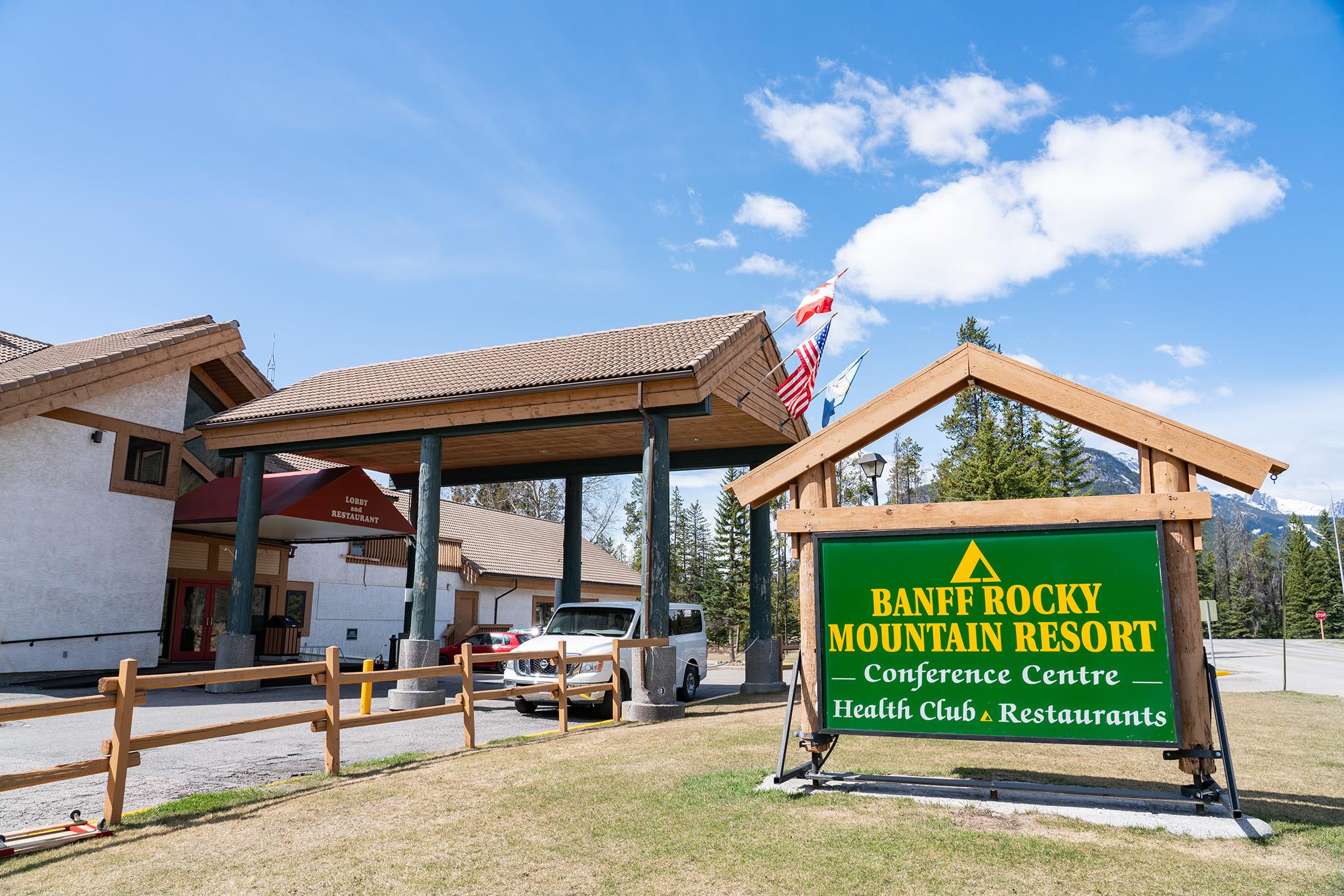 Banff Rocky Mountain Resort Exterior photo