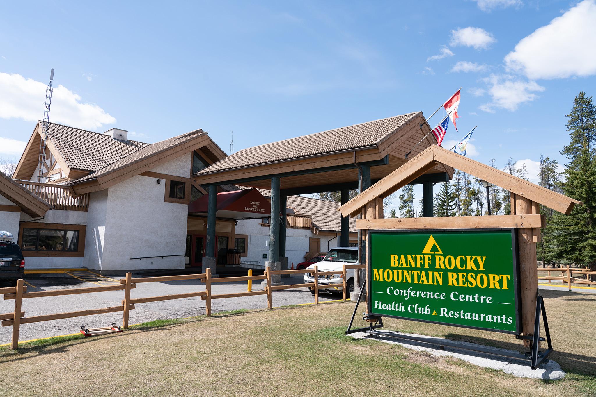 Banff Rocky Mountain Resort Exterior photo