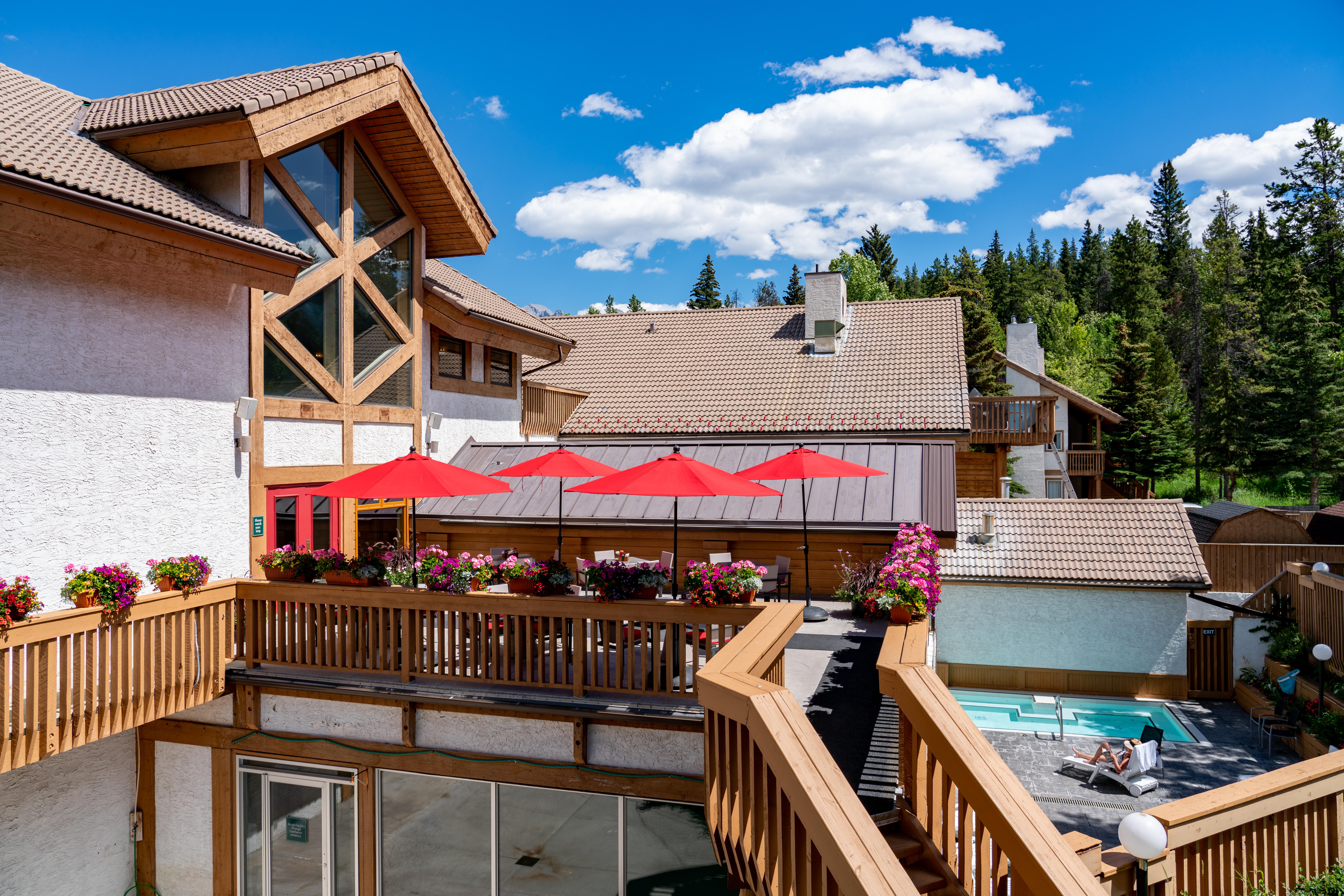 Banff Rocky Mountain Resort Exterior photo