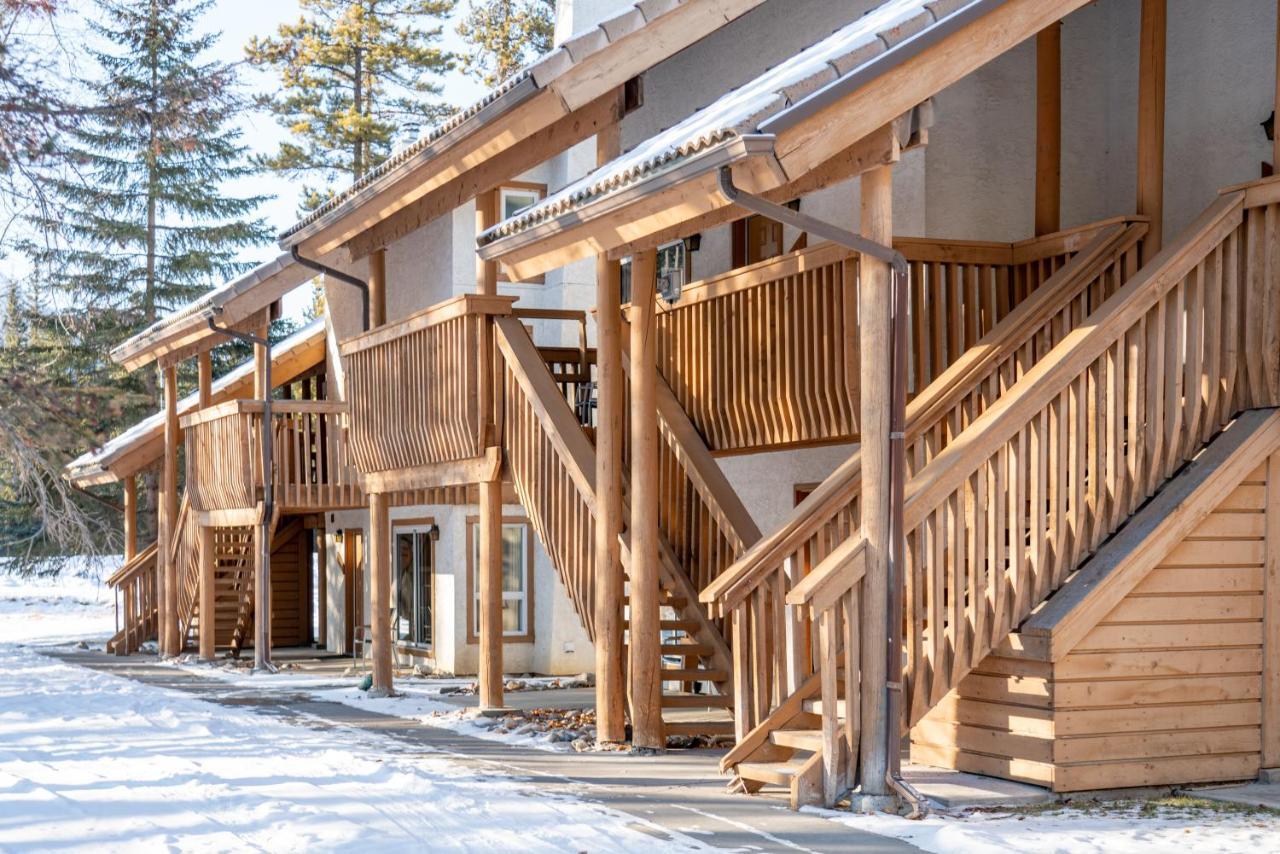 Banff Rocky Mountain Resort Exterior photo